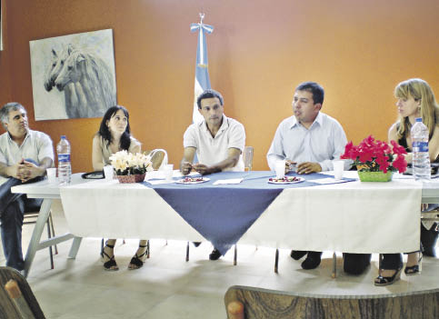 Acuerdan acciones de control de tránsito durante las fiestas Acuerdan acciones de control de tránsito durante las fiestas