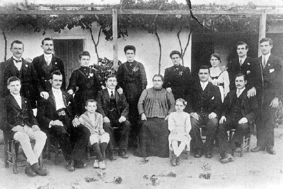 Diez generaciones de una gran familia Diez generaciones de una gran familia