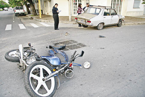 el día en imágenes Marcial Candioti y Sargento Cabral Vera y Zavalla Motociclista herido el día en imágenes Marcial Candioti y Sargento Cabral Vera y Zavalla Motociclista herido