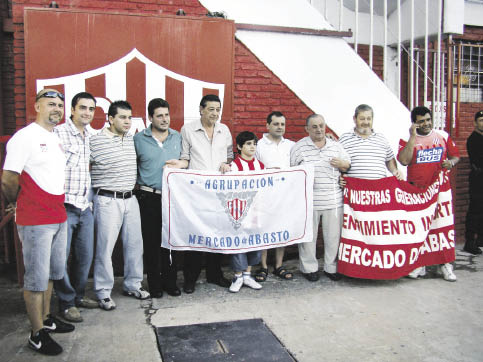 La gente del Mercado siempre está La gente del Mercado siempre está