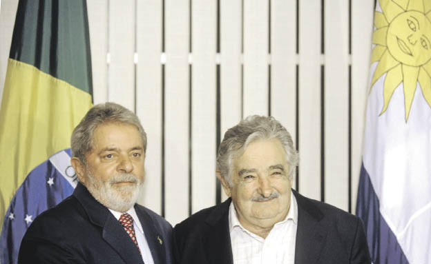 El presidente de Uruguay también adoptaría el sistema digital japonés El presidente de Uruguay también adoptaría el sistema digital japonés