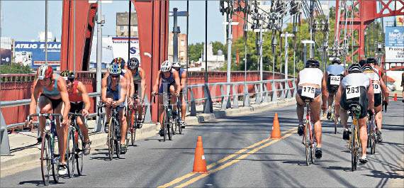 El domingo se corre el Triatlón de la Setúbal El domingo se corre el Triatlón de la Setúbal