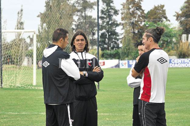 “En Colón no jugás con 11 jugadores sino con 12” “En Colón no jugás con 11 jugadores sino con 12”