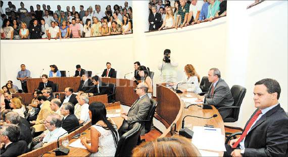 Juventud, experiencia y paridad de fuerzas en el nuevo Concejo Juventud, experiencia y paridad de fuerzas en el nuevo Concejo