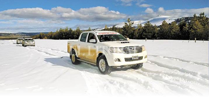 Travesía off-road con Hilux Travesía off-road con Hilux