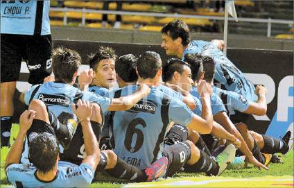 D8-A-19-04-2015_CRDOBA_FESTEJOS_DE_LOS_JUGADORES.jpg
