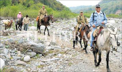 6-5-24-10-2015_TUCUMN_EFECTIVOS_DE_LAS_FUERZAS(1).jpg