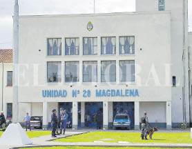 24-A-TEL58478.jpg